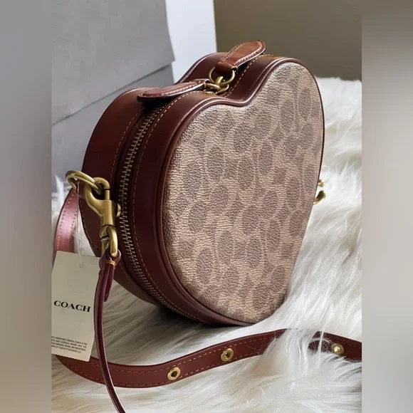 CE726 - Coach Heart Crossbody in Signature Canvas - Picture 2 of 12